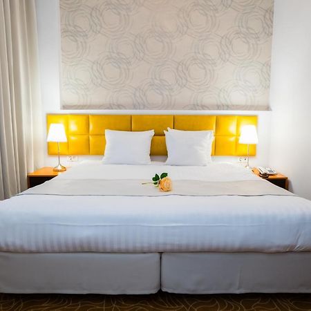 Best Western Hotel Lev Or I Bucarest Extérieur photo