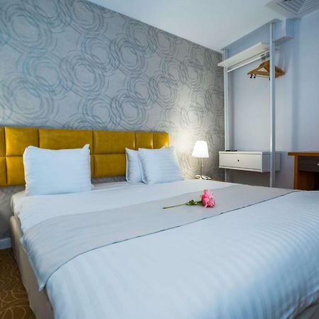 Best Western Hotel Lev Or I Bucarest Extérieur photo