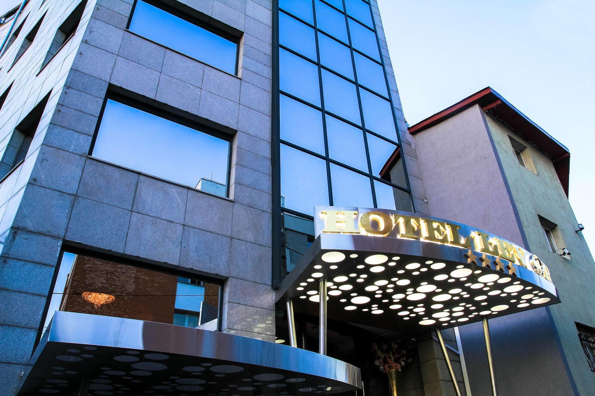 Best Western Hotel Lev Or I Bucarest Extérieur photo