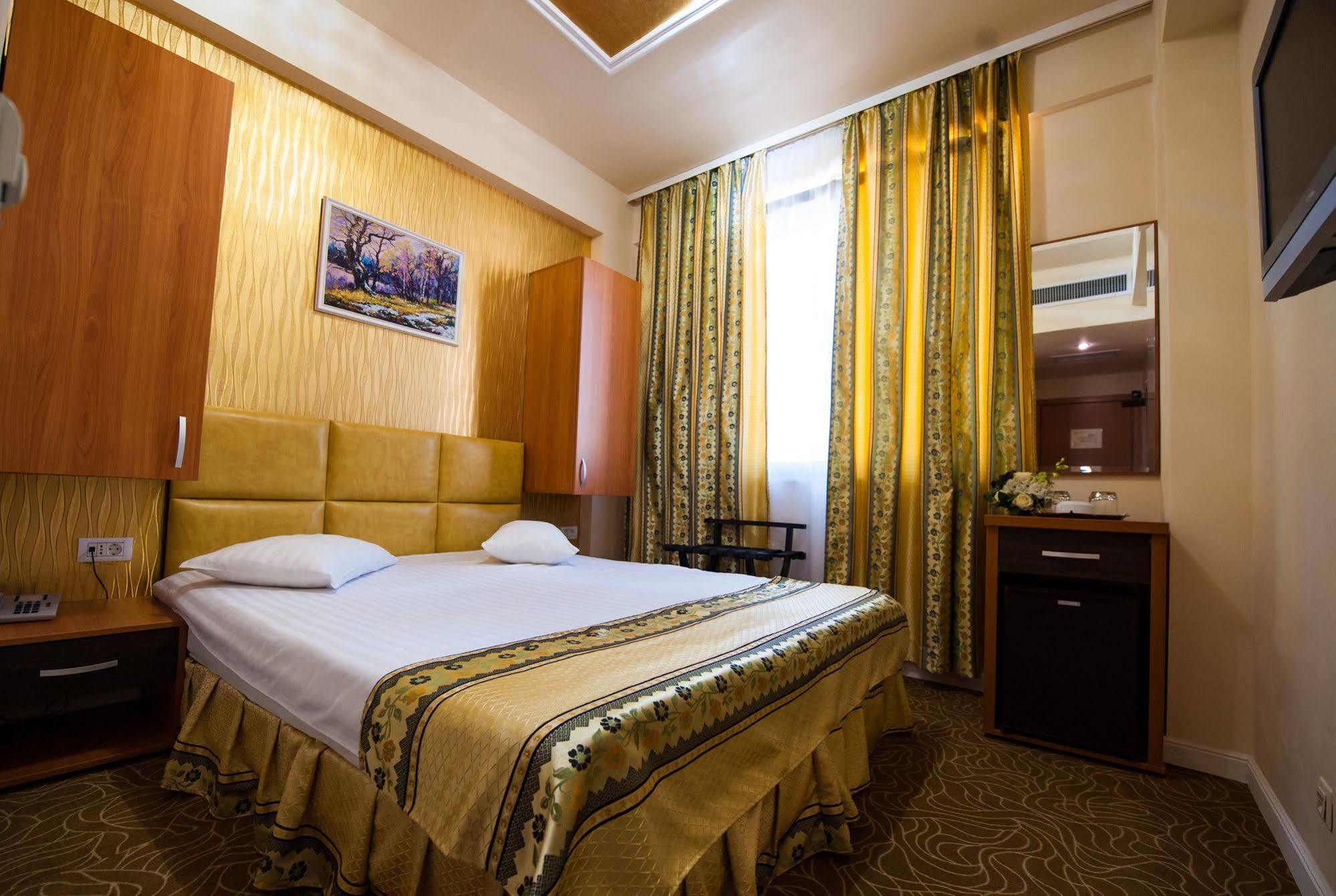 Best Western Hotel Lev Or I Bucarest Extérieur photo