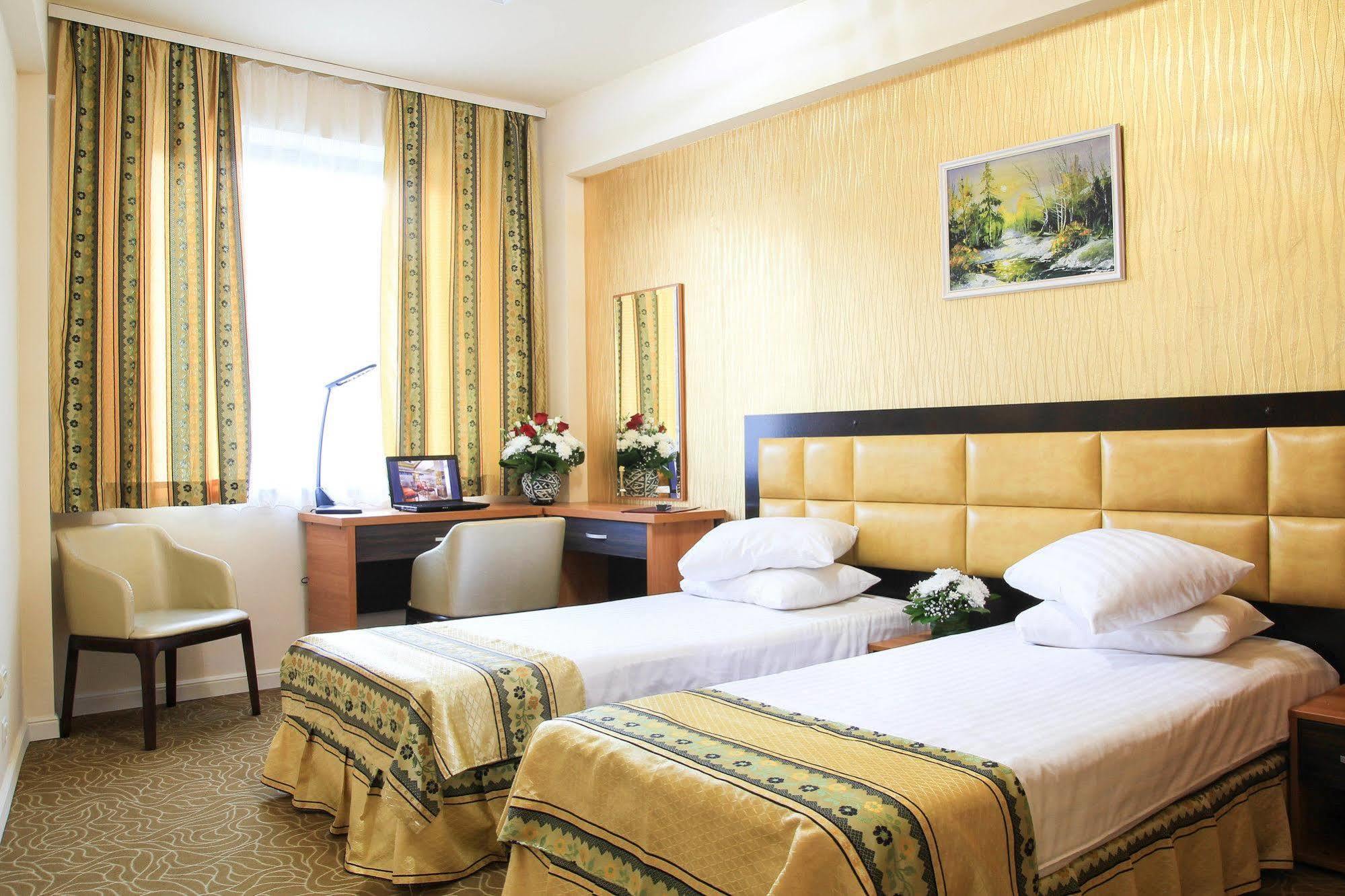 Best Western Hotel Lev Or I Bucarest Extérieur photo