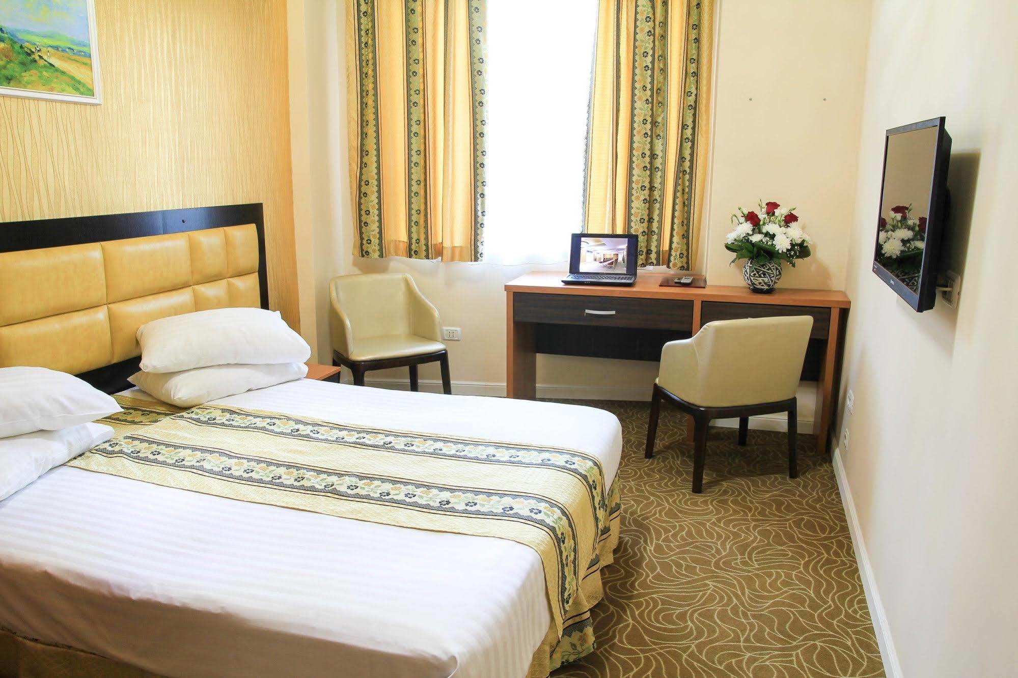Best Western Hotel Lev Or I Bucarest Extérieur photo