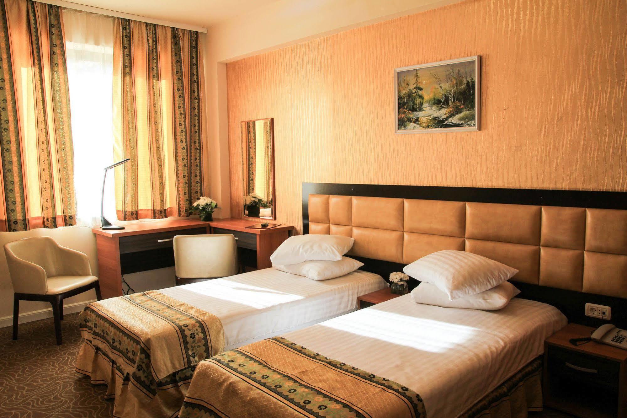 Best Western Hotel Lev Or I Bucarest Extérieur photo