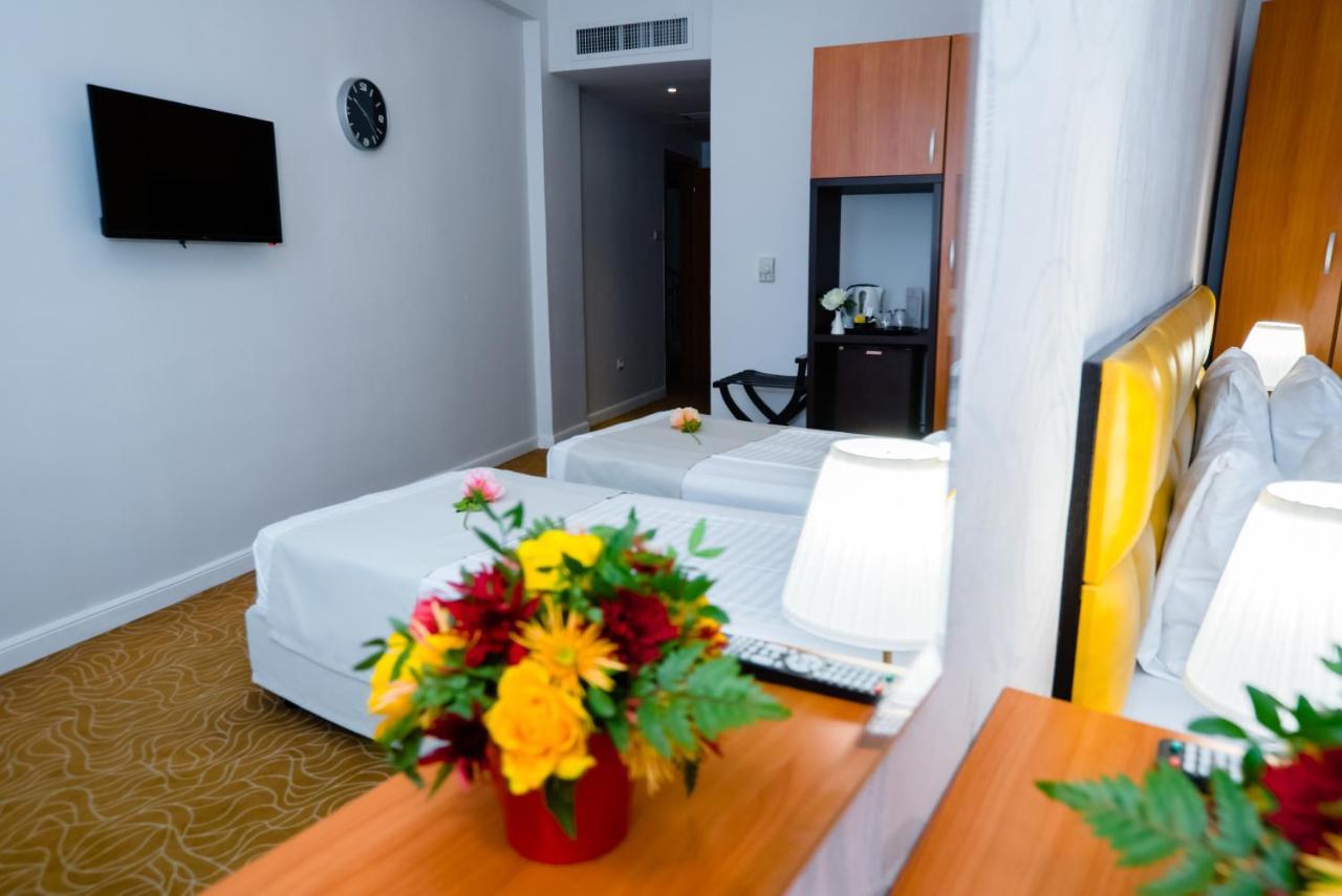 Best Western Hotel Lev Or I Bucarest Extérieur photo