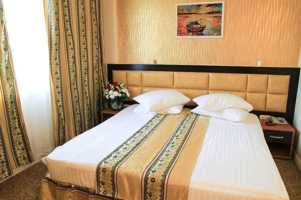 Best Western Hotel Lev Or I Bucarest Extérieur photo