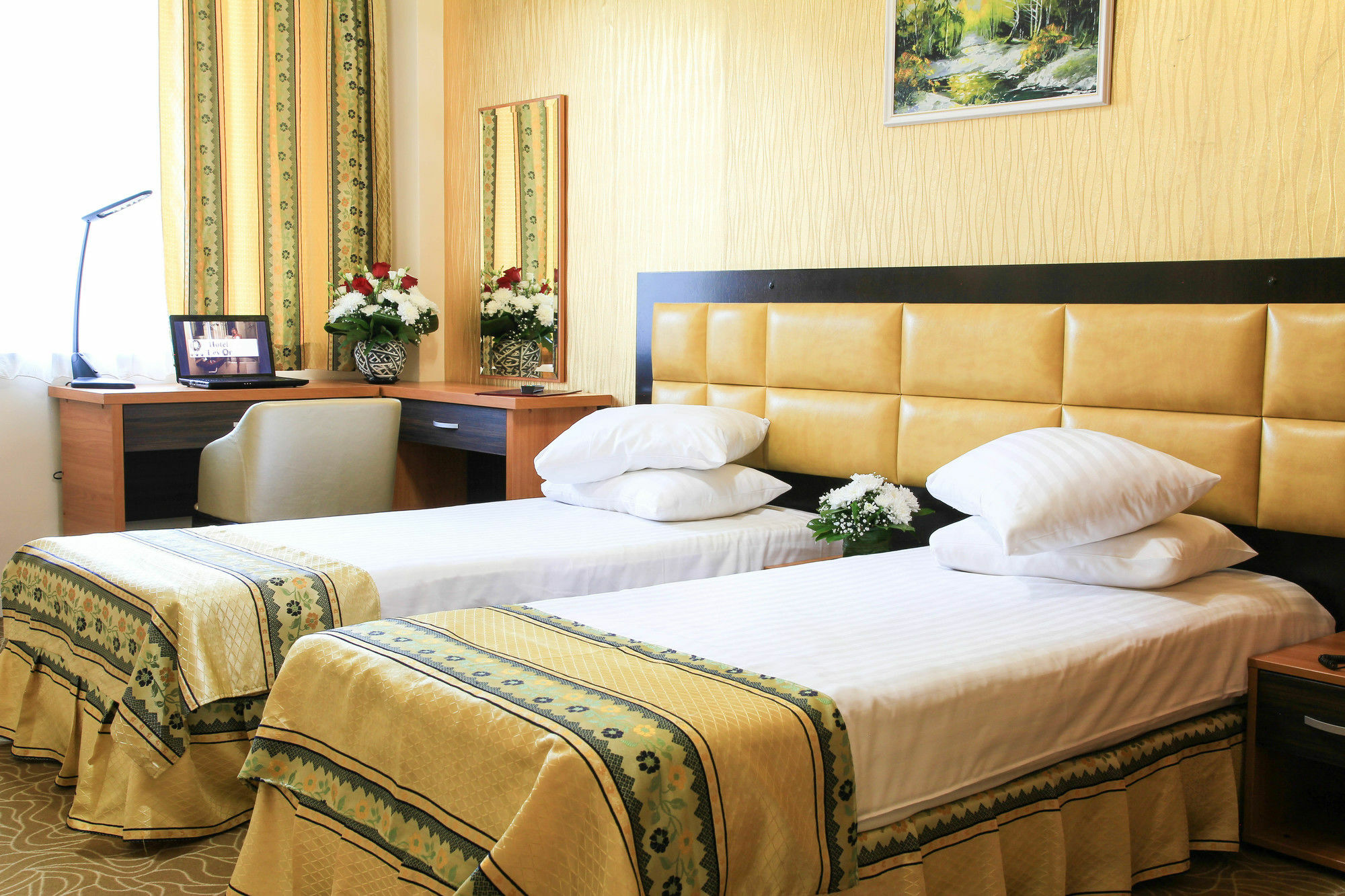 Best Western Hotel Lev Or I Bucarest Extérieur photo