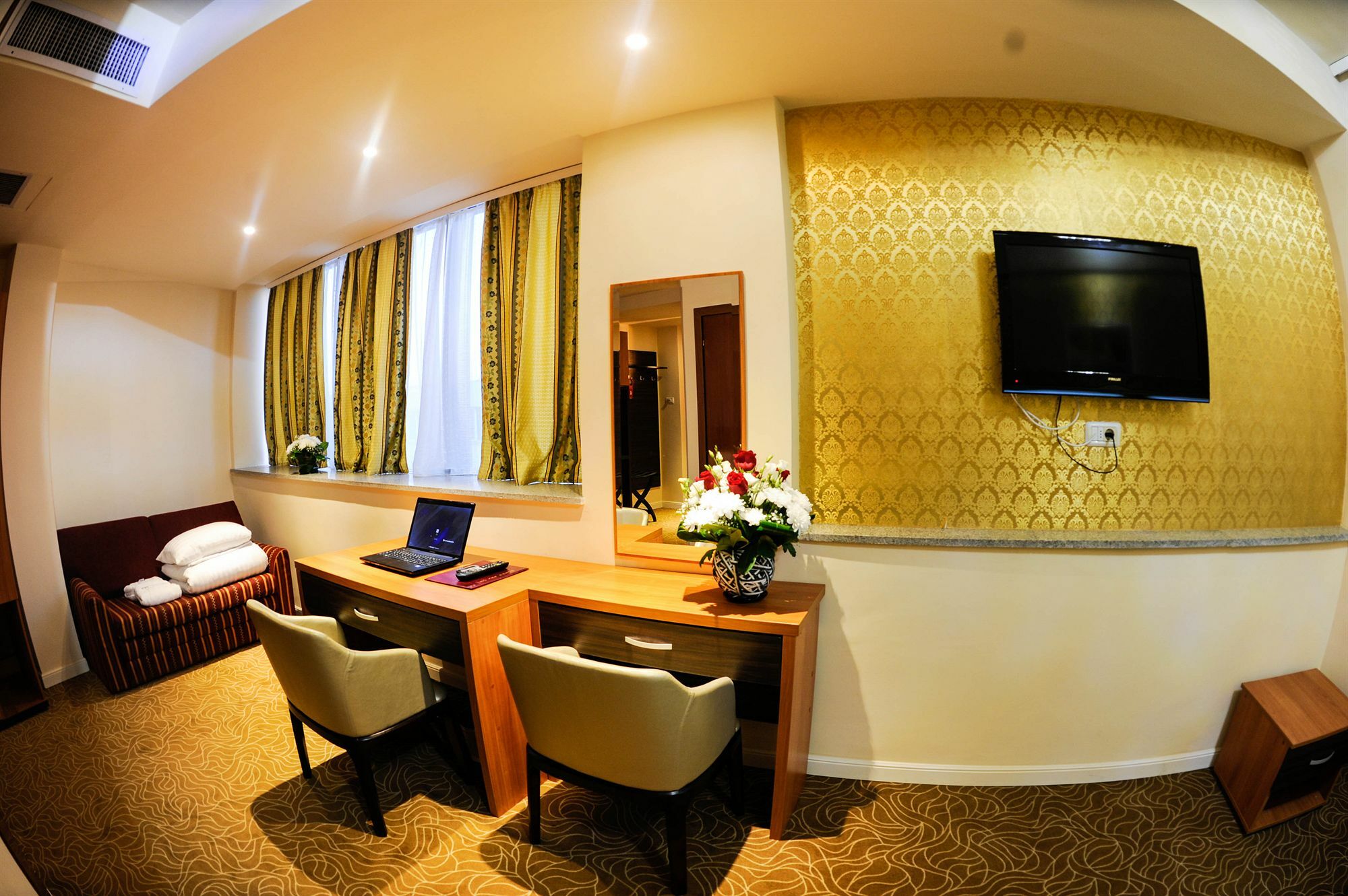 Best Western Hotel Lev Or I Bucarest Extérieur photo