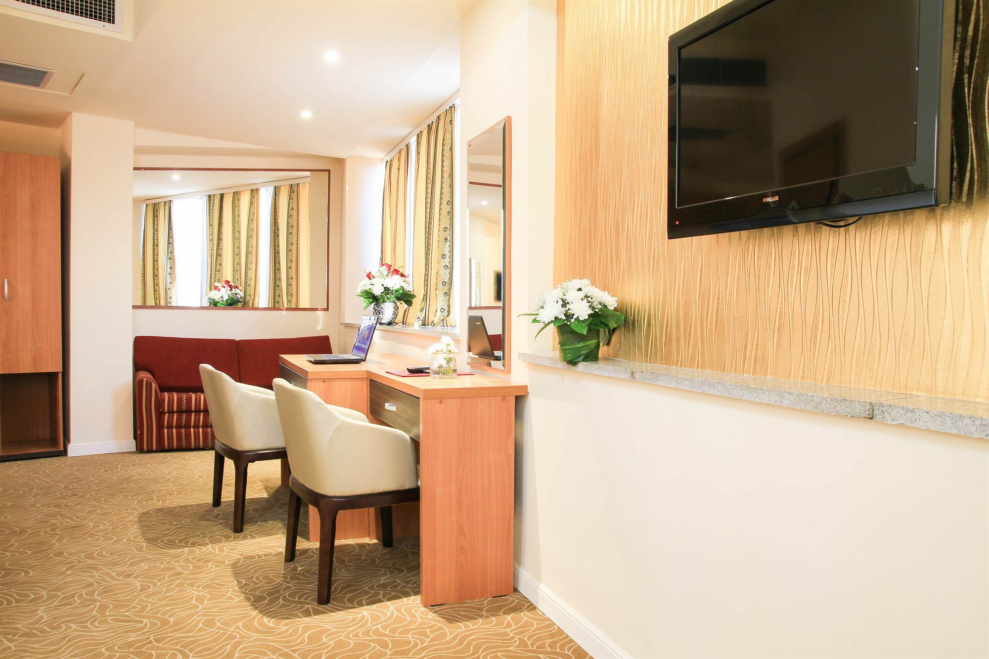 Best Western Hotel Lev Or I Bucarest Extérieur photo