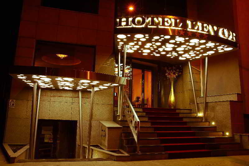 Best Western Hotel Lev Or I Bucarest Extérieur photo